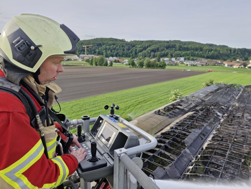 26.05.2025 Brand Gewächshaus in Gampelen